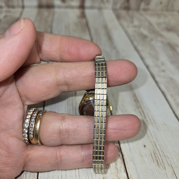 Bulova Abalone Heart Bracelet Watch – Gold Tone | Boho Vintage Style | Working main image 5
